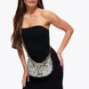 Bolso pequeño tipo hobo con cadena Chelsea Bolso pequeño tipo hobo con cadena Chelsea