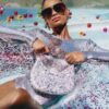 Bolso pequeño tipo hobo con cadena Chelsea Bolso pequeño tipo hobo con cadena Chelsea