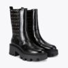 Botines Chelsea con tachuelas
