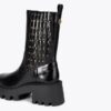 Botines Chelsea con tachuelas