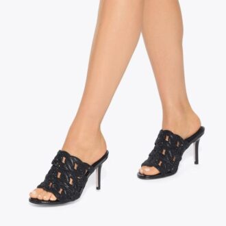 Zapatos destalonados con cadena de cristales